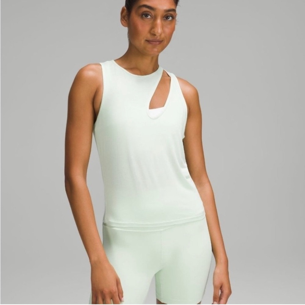 NWT Lululemon shoulder Cut-Out Yoga tank kohlrabi green size 4